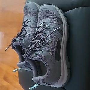 KEEN Terradora II waterproof trail shoes size 6.5 - NWOB